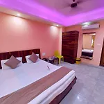 Sea View Hotel Luxury A R A D H A Y A Near Sea Beach
