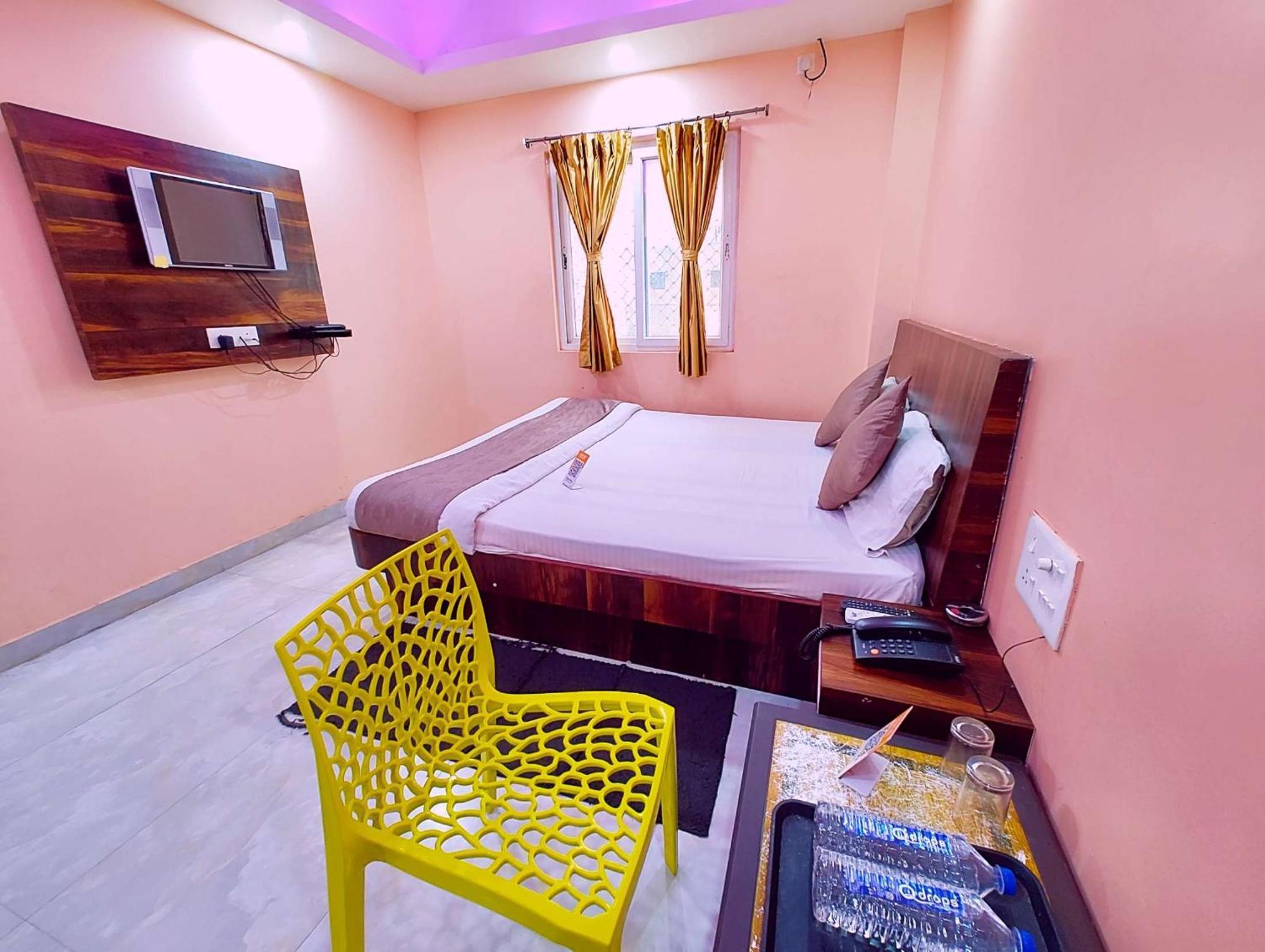 Hotel Sea View Luxury A R A D H A Y A Near Sea Beach 4*